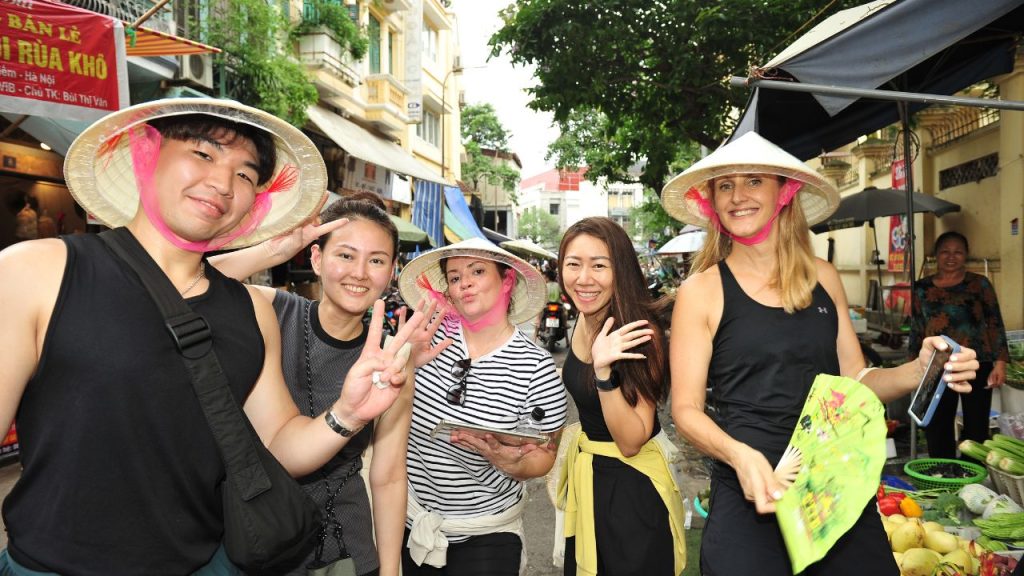 Amazing Race Hanoi photo 5