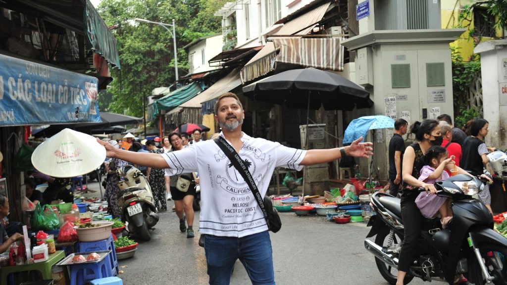 Amazing Race Hanoi photo 1